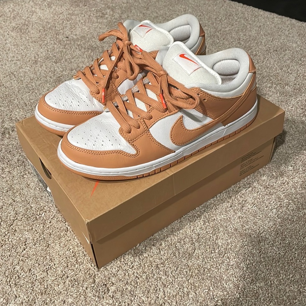 Nike Light Cognac - Size 10